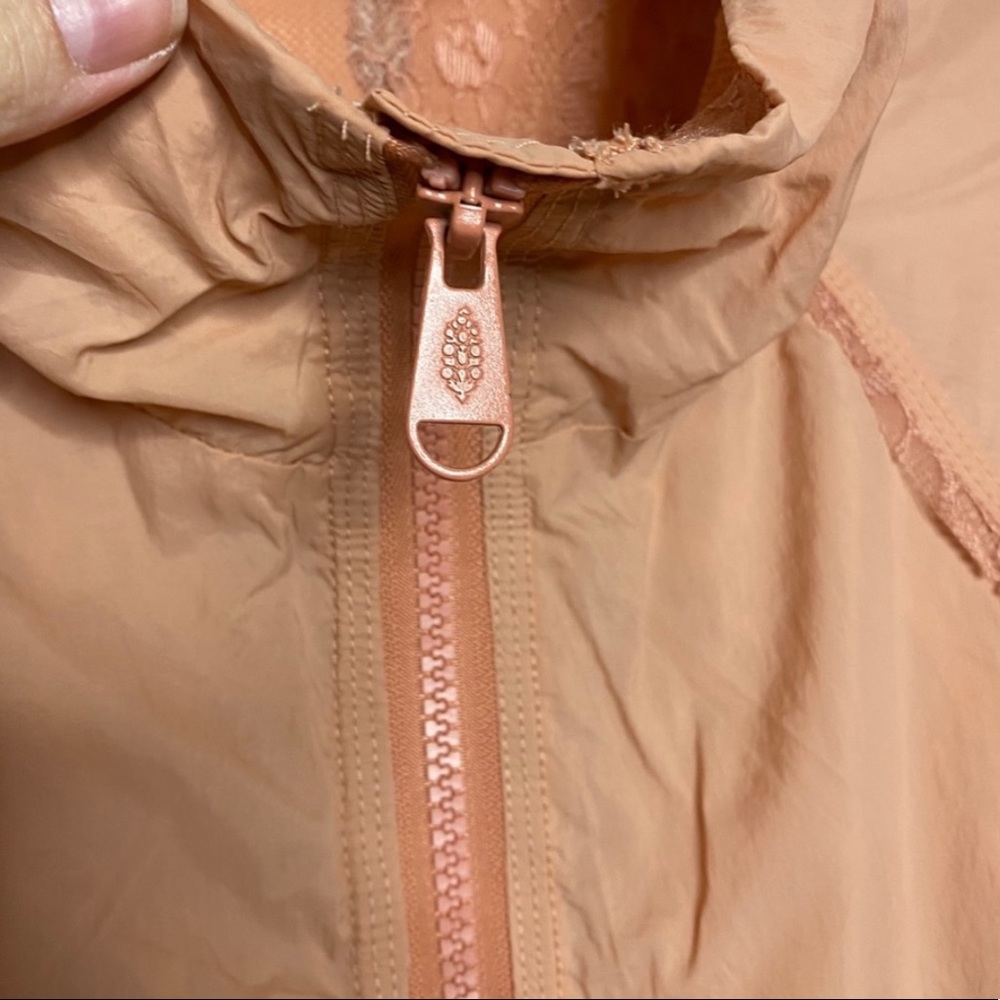 Free People Movement Namaslay Jacket M NWOT - Picture 11 of 16